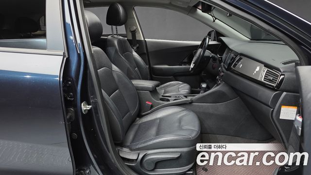 Kia Niro 2018 — photo 11