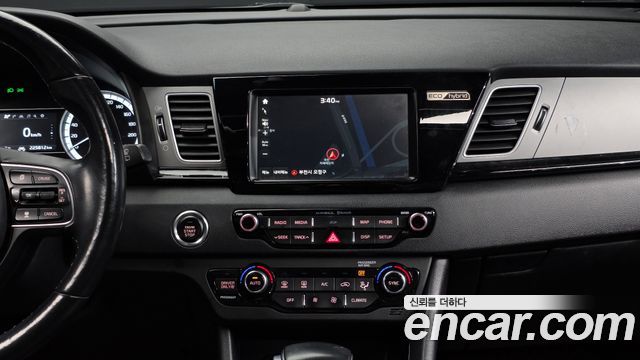 Kia Niro 2018 — photo 14