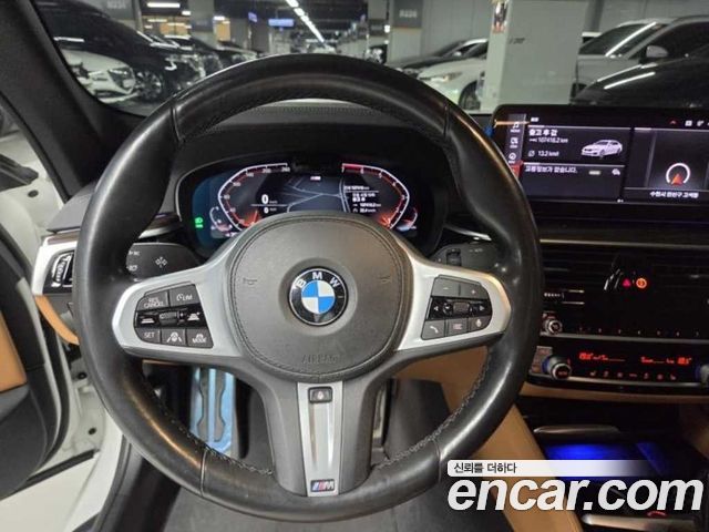 BMW 5-Series 2021 — photo 7