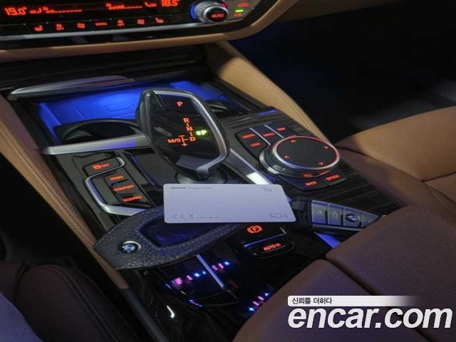BMW 5-Series 2021 — photo 10