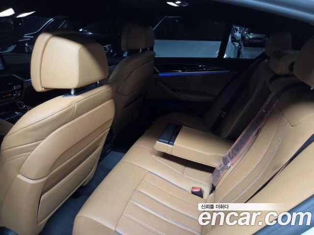BMW 5-Series 2021 — photo 13