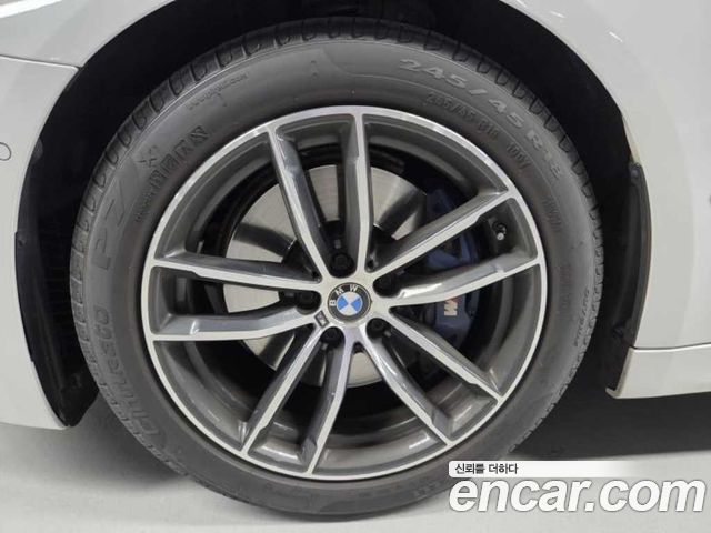 BMW 5-Series 2021 — photo 17