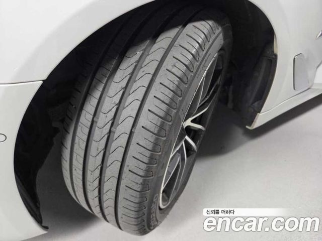 BMW 5-Series 2021 — photo 18