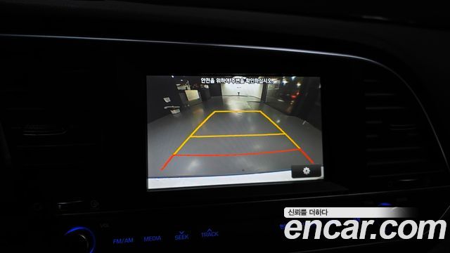 Hyundai AVANTE 2017 — photo 21