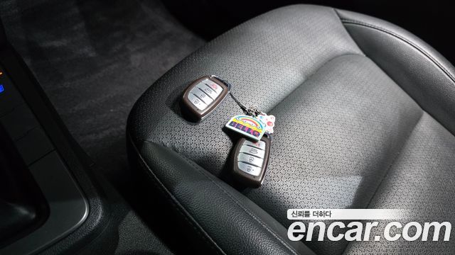 Hyundai AVANTE 2017 — photo 22