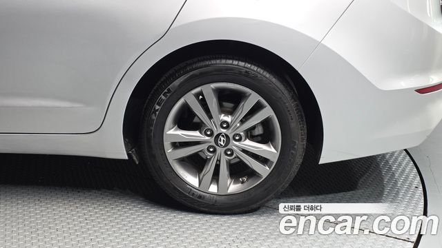 Hyundai AVANTE 2017 — photo 7