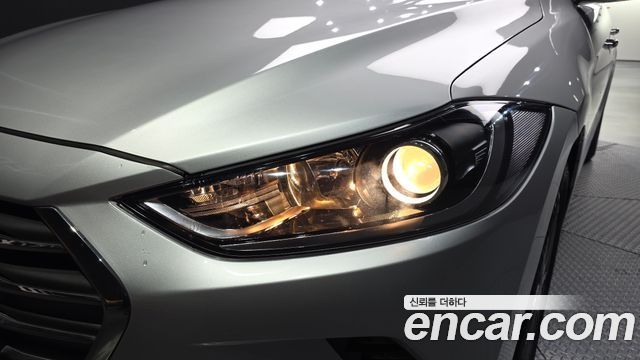 Hyundai AVANTE 2017 — photo 8