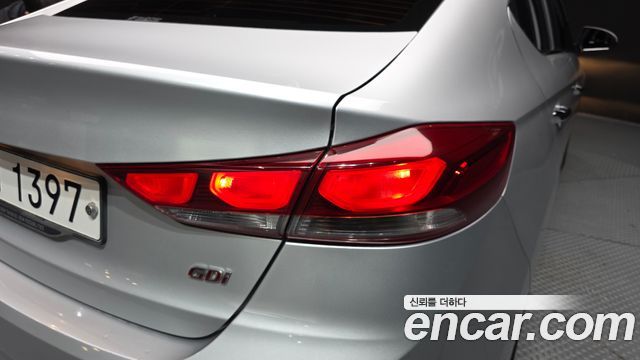 Hyundai AVANTE 2017 — photo 9