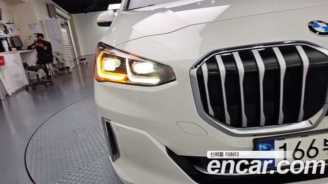BMW 2-Series 2022 — photo 8