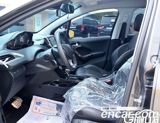 Peugeot 2008 2019 — photo 11