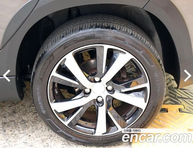Peugeot 2008 2019 — photo 18