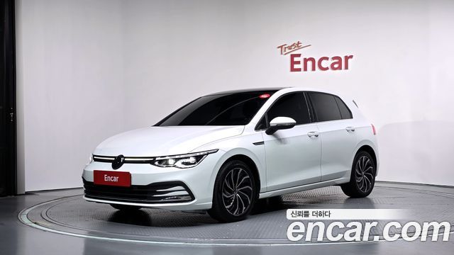 Volkswagen Golf 2022 — photo 1