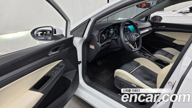 Volkswagen Golf 2022 — photo 13