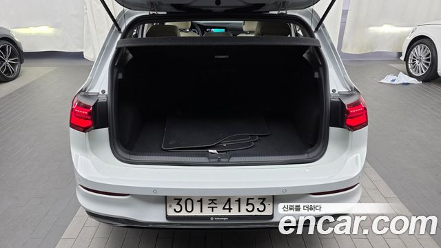 Volkswagen Golf 2022 — photo 26