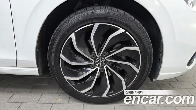 Volkswagen Golf 2022 — photo 7