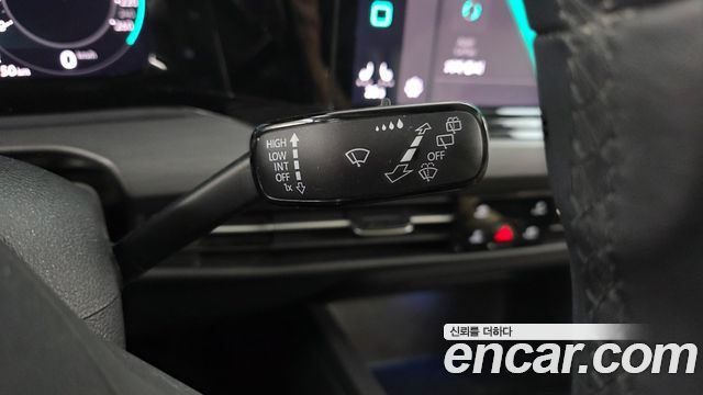 Volkswagen Golf 2022 — photo 28
