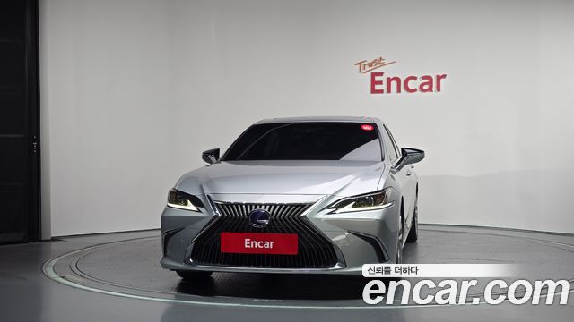 Lexus ES 2019 — photo 3