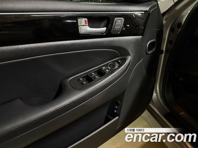 Hyundai Genesis 2012 — photo 6