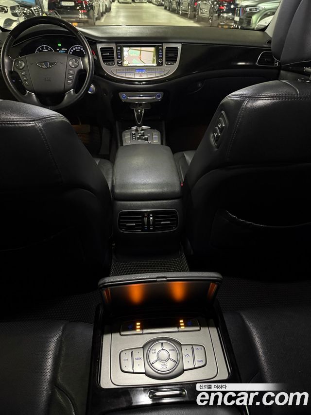 Hyundai Genesis 2012 — photo 18
