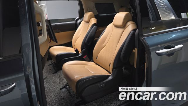 Kia Canival 2021 — photo 18