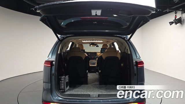 Kia Canival 2021 — photo 26