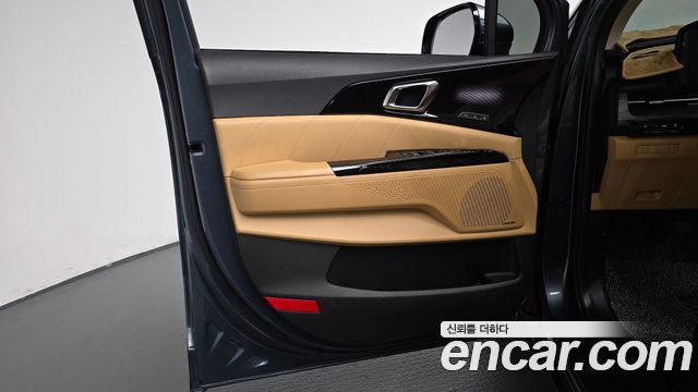 Kia Canival 2021 — photo 15