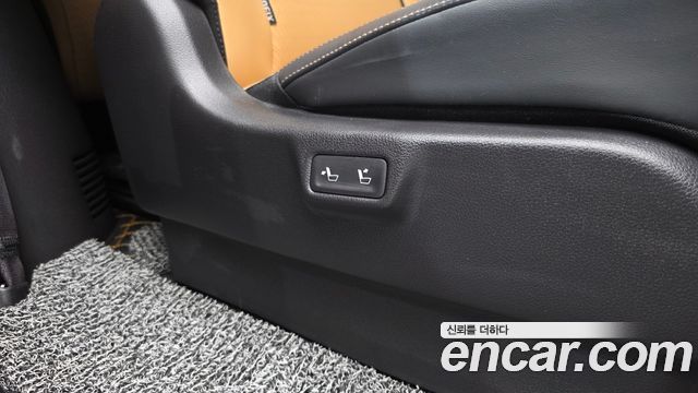 Kia Canival 2021 — photo 27