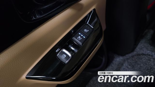 Kia Canival 2021 — photo 29