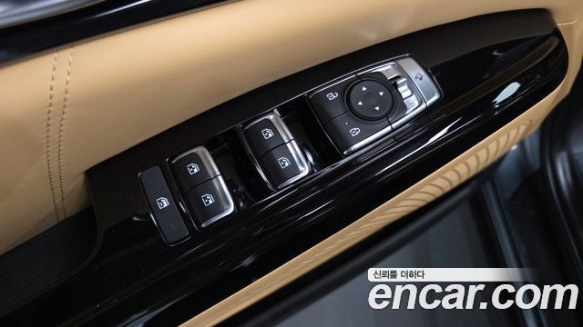 Kia Canival 2021 — photo 35