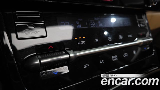 Kia Canival 2021 — photo 38