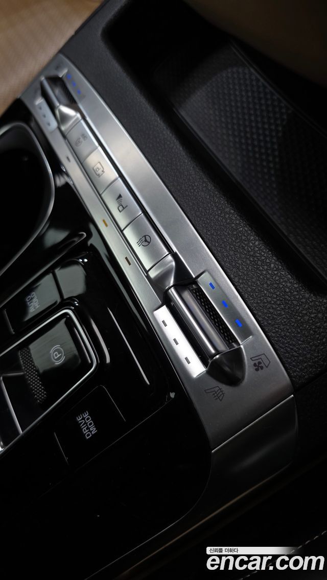 Kia Canival 2021 — photo 39