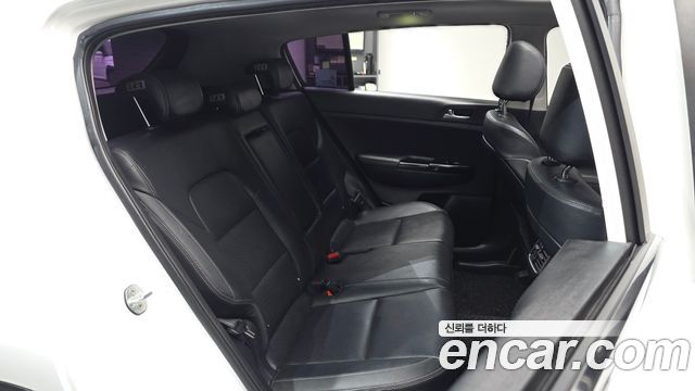 Kia Sportage 2018 — photo 17