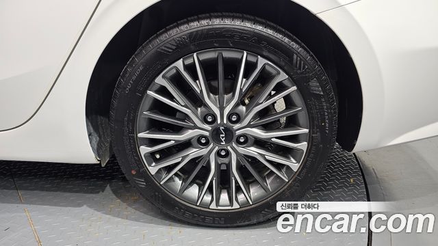 Kia K3 2022 — photo 7