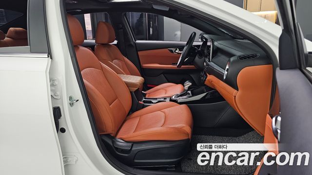Kia K3 2022 — photo 16