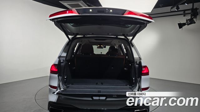 BMW X7 2021 — photo 26