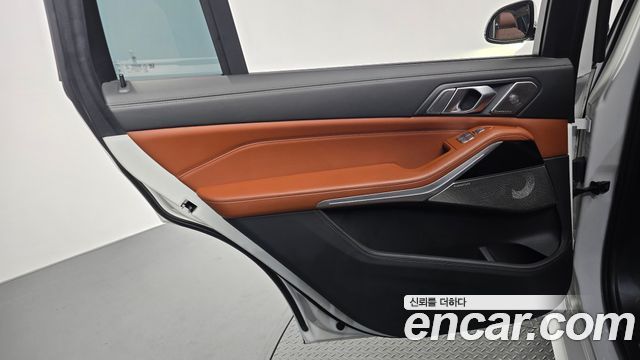 BMW X7 2021 — photo 15