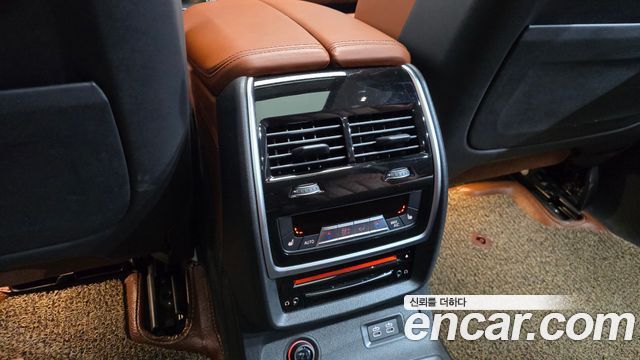 BMW X7 2021 — photo 35