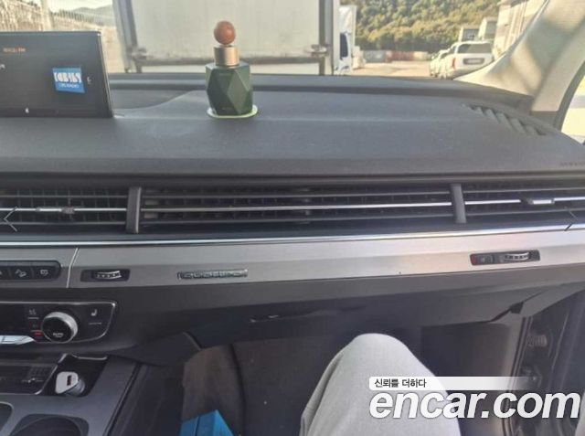 Audi Q7 2019 — photo 5