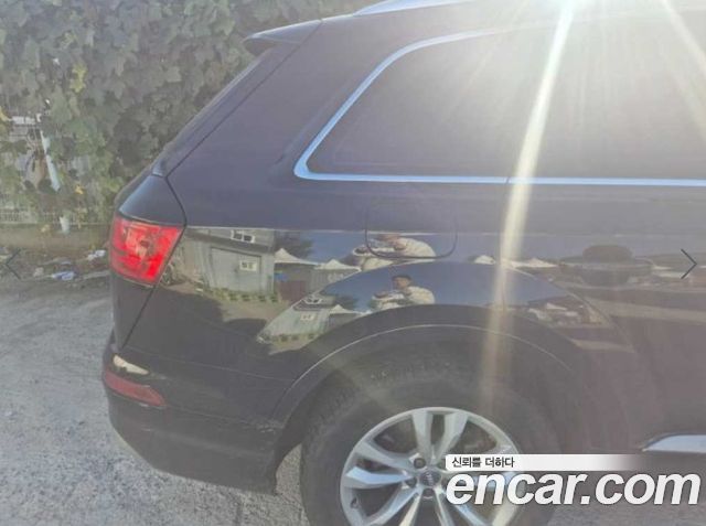 Audi Q7 2019 — photo 8