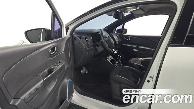 Renault Korea QM3 2017 — photo 13
