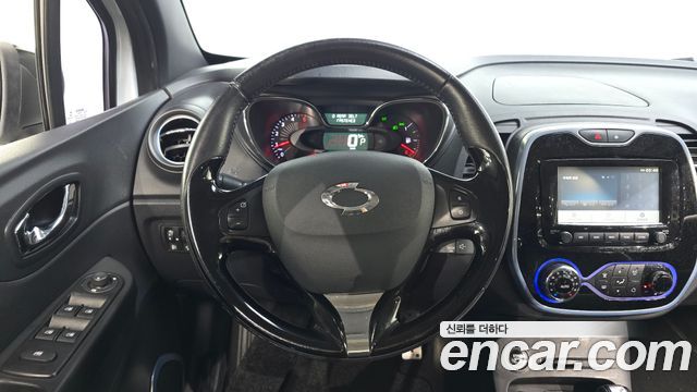 Renault Korea QM3 2017 — photo 19