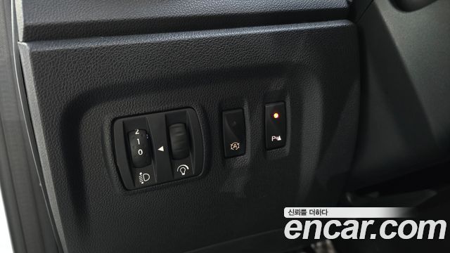 Renault Korea QM3 2017 — photo 26