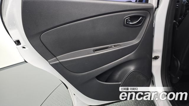 Renault Korea QM3 2017 — photo 15