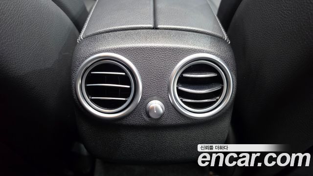 Mercedes-Benz C-Class 2018 — photo 22