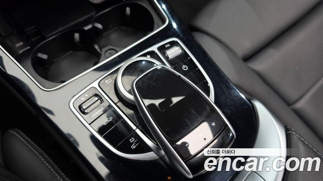 Mercedes-Benz C-Class 2018 — photo 24