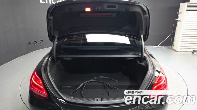 Mercedes-Benz C-Class 2018 — photo 26
