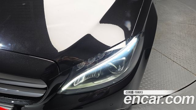 Mercedes-Benz C-Class 2018 — photo 8