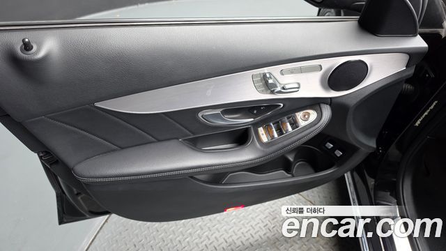 Mercedes-Benz C-Class 2018 — photo 14