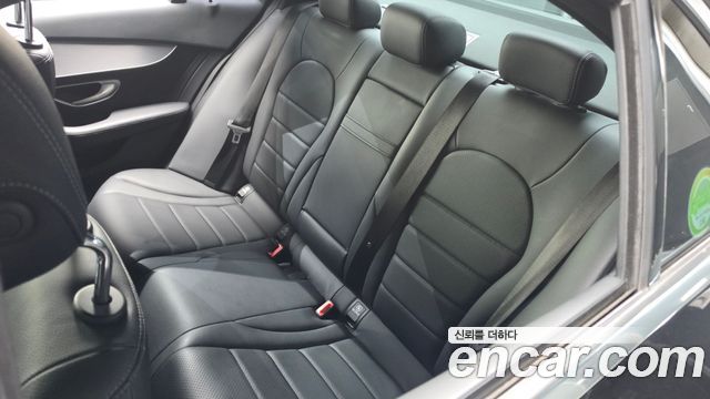 Mercedes-Benz C-Class 2018 — photo 29