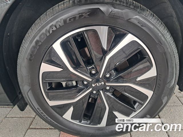 Kia EV6 2022 — photo 11
